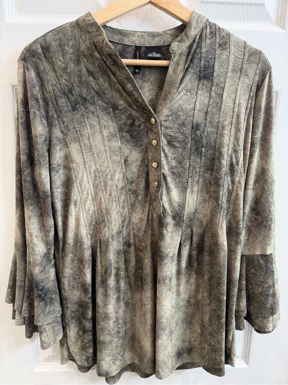 new directions Earthy Olive-Taupe/Acid Wash Pattern Pintuck Henley Tunic Top